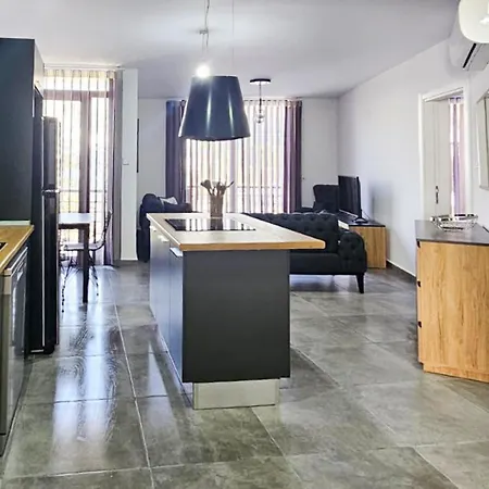 Daire Central Modern Flat 8 Min To Kyrenia Castle *