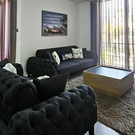 Central Modern Flat 8 Min To Kyrenia Castle Daire Girne